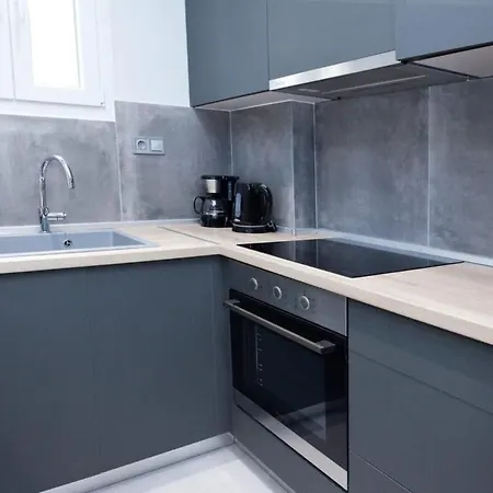Athenian Comfort 1 Bd Apt Retreat Next To Panormou Apartment